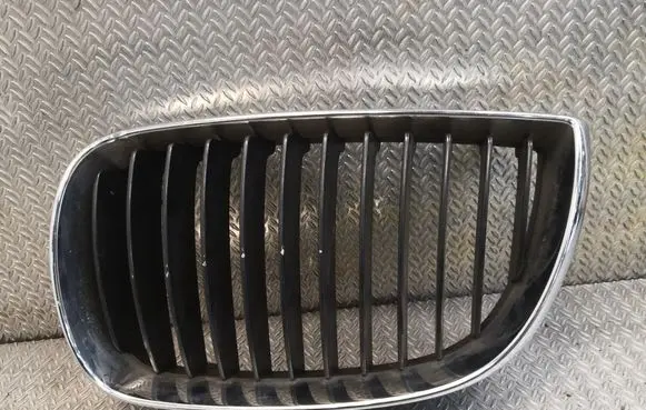 BMW 1 E81 E87 Quarter panel pressure vent 7077129