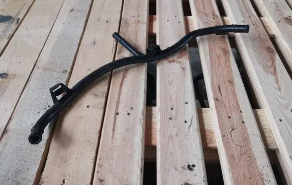 Volkswagen Golf VII Engine coolant pipe/hose 04E121070L