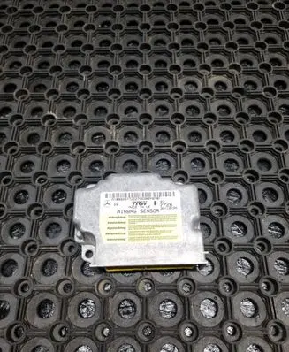 Mercedes-Benz B W245 Airbag control unit/module A1698207726