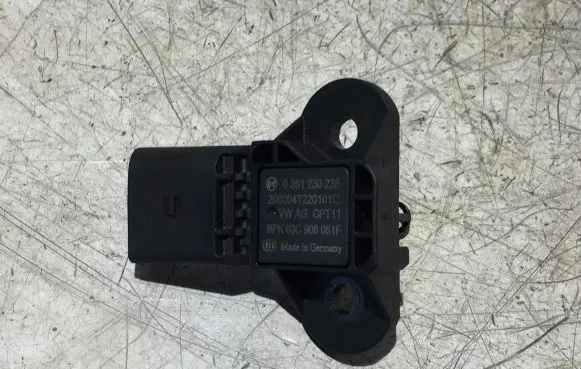 Volkswagen Transporter - Caravelle T5 Air pressure sensor 0261230235 200204T220101C BPK03C906051F