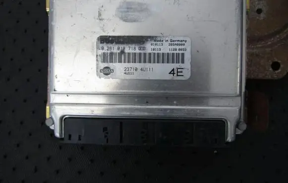 Nissan Almera Tino Engine control unit/module 0281010718 237104u111
