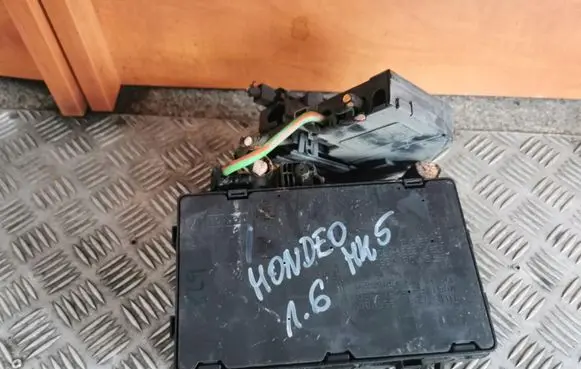 Ford Mondeo MK IV Fuse module FG9T14A067RA