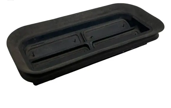 Quarter panel pressure vent