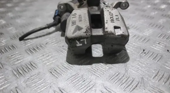 Honda CR-V Rear brake caliper