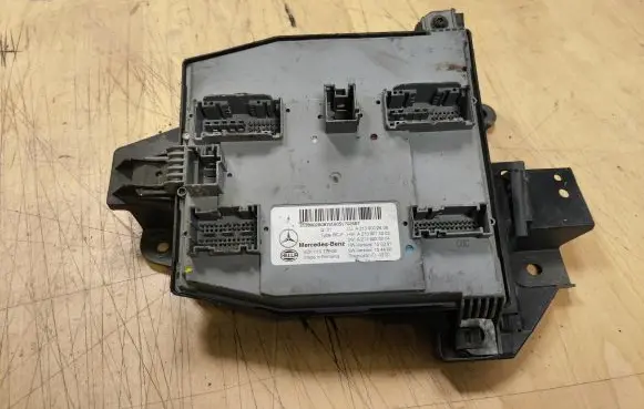 Mercedes-Benz E W213 SAM control unit A2139002808