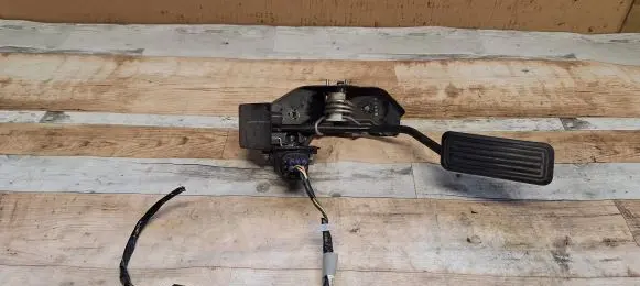 Toyota Corolla Verso AR10 Accelerator throttle pedal 822230F040C 822230F040