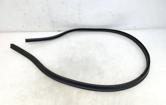 Suzuki Vitara (LY) Engine compartment rubber 