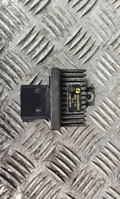 Renault Megane I Glow plug pre-heat relay BED712 7700115078