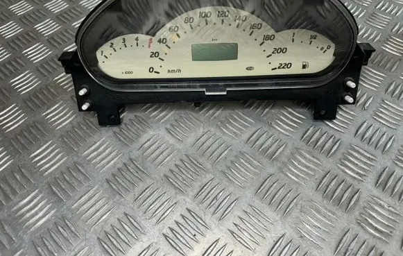 Mercedes-Benz A W168 Speedometer (instrument cluster) A1685408011 A1695408011