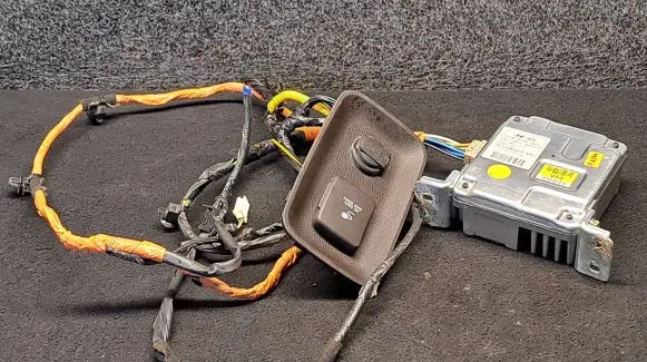 Hyundai Santa Fe Voltage converter inverter 951002W100