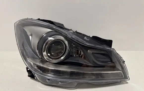 Mercedes-Benz C W204 Headlight/headlamp A2048208439 A2048205659