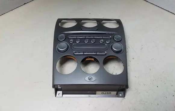 Radio/GPS head unit trim