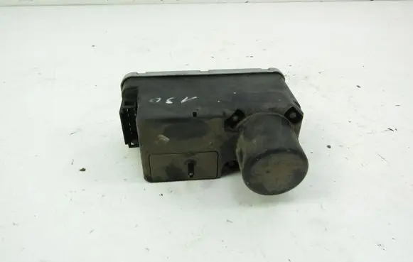 Volkswagen Polo III 6N 6N2 6NF Central locking vacuum pump 
