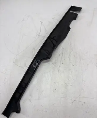 Audi A5 Fender end trim 8W6820581E