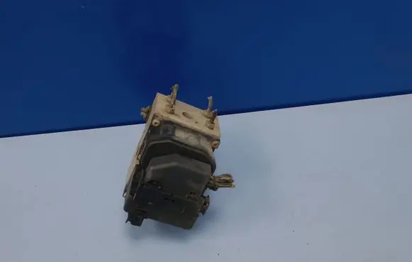 Nissan Almera ABS Pump 476605M301