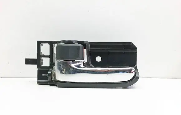 Toyota Corolla Verso E121 Rear door interior handle 