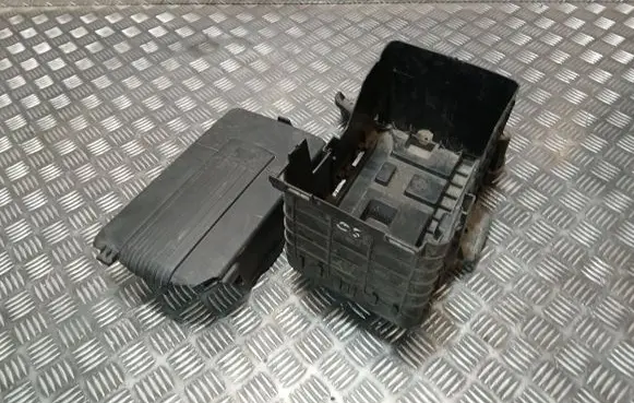 Volkswagen PASSAT B6 Battery box tray 1K0915443A