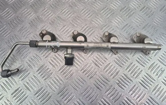 Mercedes-Benz CLA C117 X117 W117 Fuel main line pipe A2700701595 1319201631340