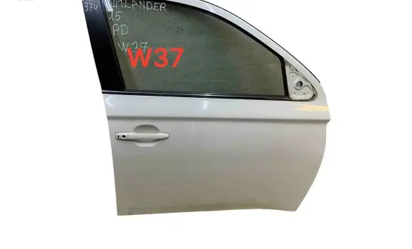 Mitsubishi Outlander Front door