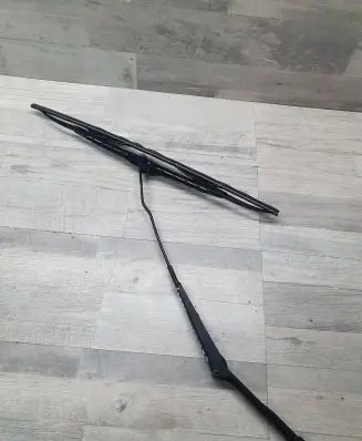 Volkswagen Multivan T4 Windshield/front glass wiper blade 701955409A