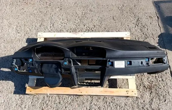 BMW 3 E90 E91 Dashboard