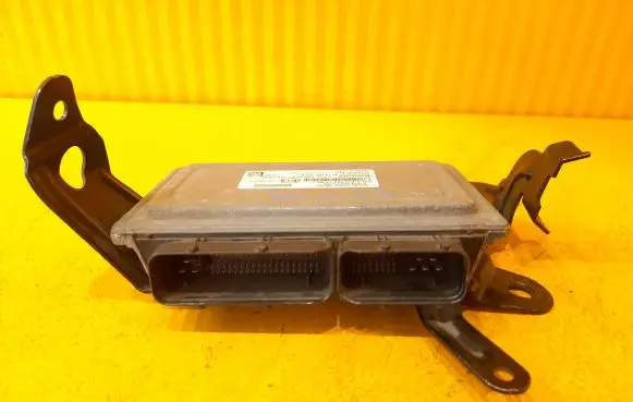 Mercedes-Benz B W246 W242 Engine control unit/module A2709001900 A2709011200