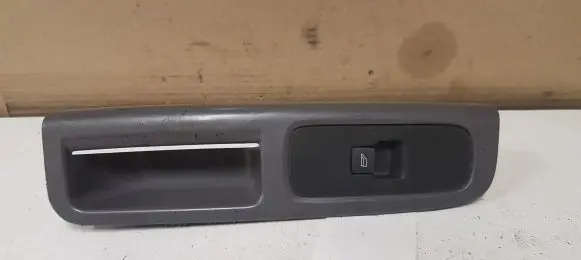 Volvo V50 Electric window control switch 8679474 30658448 03451300
