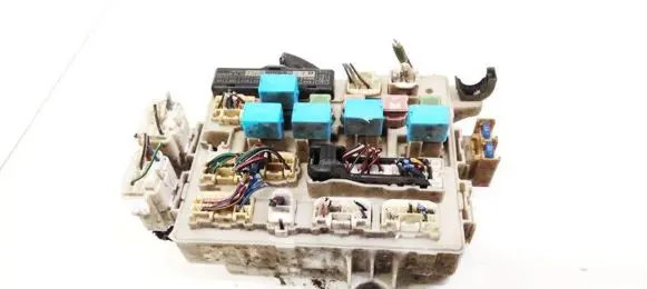 Toyota Previa (XR30, XR40) II Fuse box set 8922128150 89221-28150