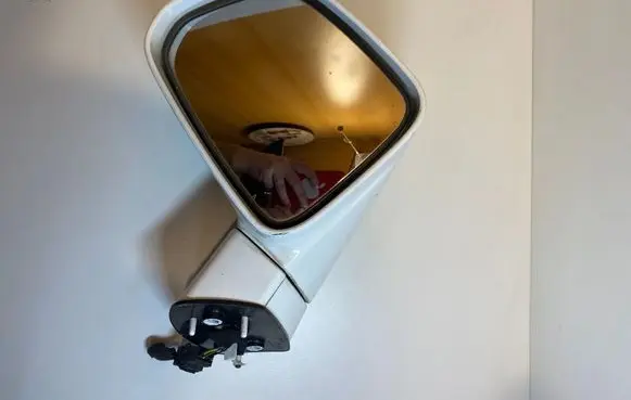 Chevrolet Captiva Front door electric wing mirror A045611