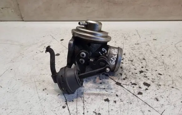 Volkswagen Golf IV EGR valve 038131501E 328011054