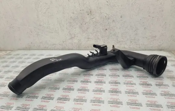 Audi A4 S4 B7 8E 8H Intercooler hose/pipe 3B0145762C