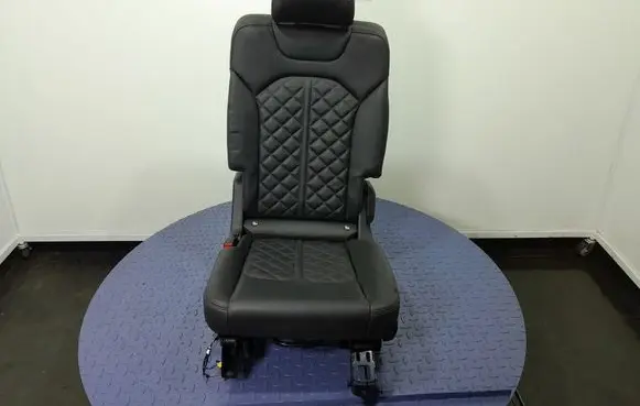 Audi Q7 4M Second row seats