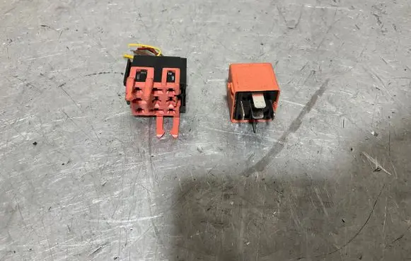 BMW 5 E60 E61 Other relay 1742690