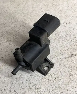 Volkswagen Phaeton Turbo solenoid valve 037906283D