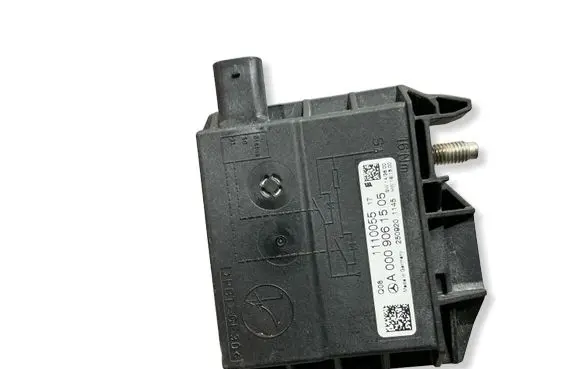 Mercedes-Benz GLC X253 C253 Battery relay fuse A0009061505