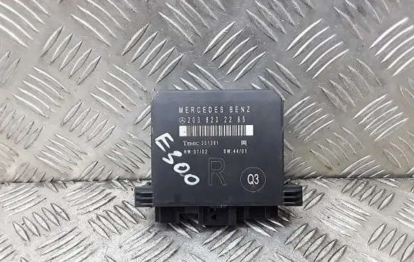 Mercedes-Benz C W203 Door central lock control unit/module 2038202285