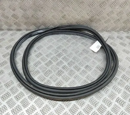 Polestar 2 Rubber seal rear door 31662570