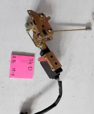 Skoda Felicia I Front door lock 
