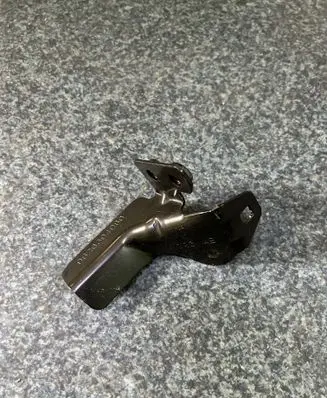 Peugeot 2008 I Fender mounting bracket 9826394980