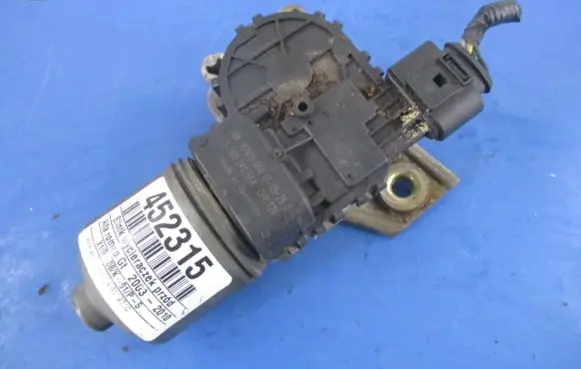 Alfa Romeo GTV Front wiper linkage and motor