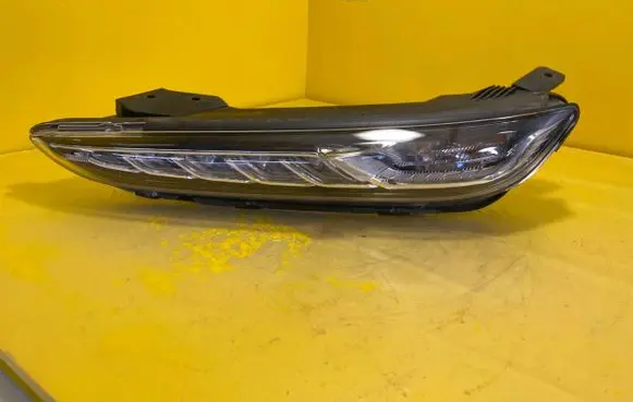 Hyundai Kona I Headlight/headlamp 92207