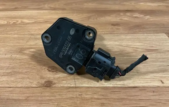 Hyundai i30 Oil level sensor 215902A100 6PR00962206