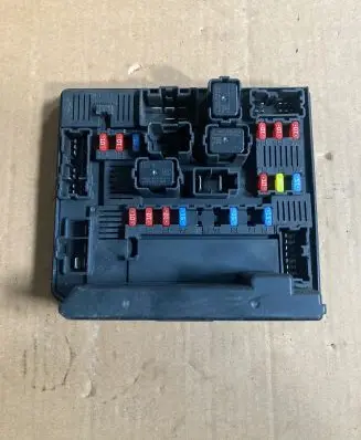 Nissan Qashqai+2 Fuse module 284B7JD00B 1018393987 519228324