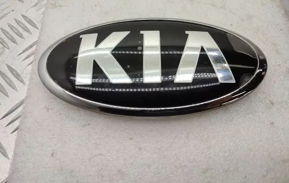 KIA Sorento Manufacturer badge logo/emblem 863533W500
