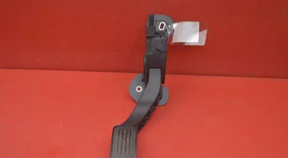 Tesla Model S Accelerator throttle pedal 6PV933370-17