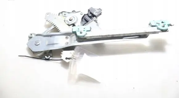 Nissan Juke I F15 Rear window lifting mechanism without motor