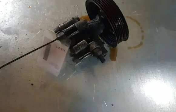 Toyota Corolla E120 E130 Power steering pump