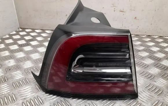 Tesla Model 3 Rear/tail lights 1077397