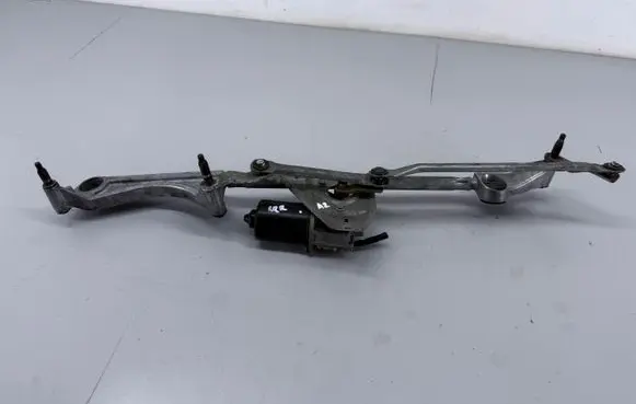 Mercedes-Benz C W203 Front wiper linkage and motor A2038200342 1284B