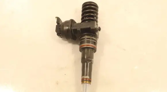 Audi A4 S4 B6 8E 8H Fuel injector 038130073AJ